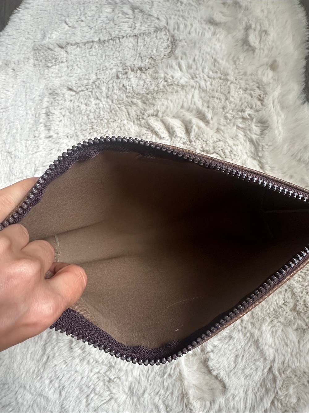 Gucci Plus Beige/Tan GG Supreme Zip Pouch - Picture 3 of 8